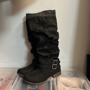 Slouched Knit Black Boots